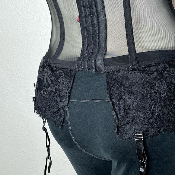 Seven’Till Midnight Corset - Picture 6 of 11